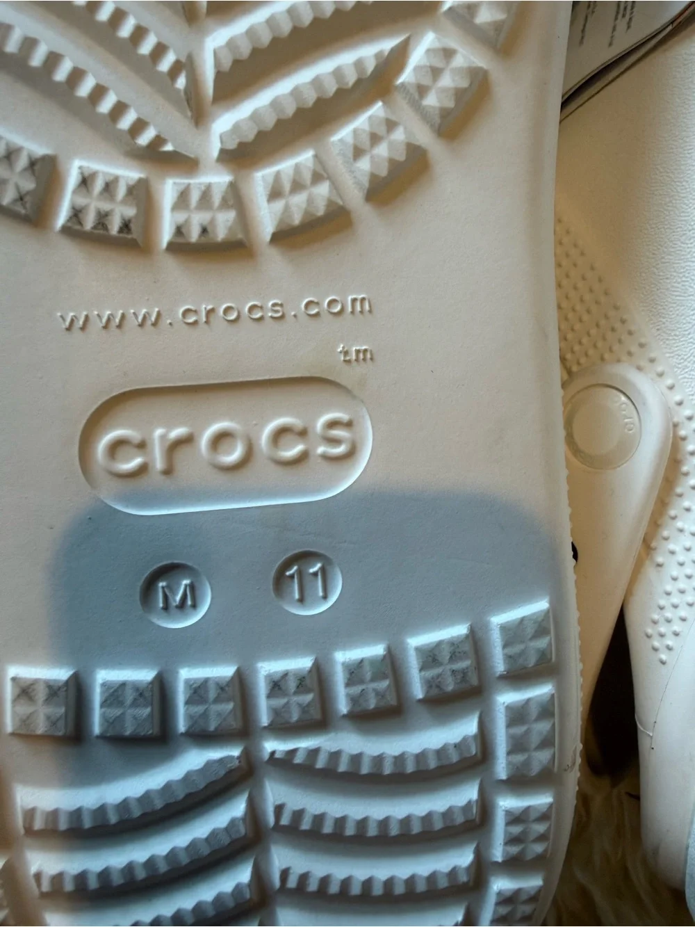 NWT $75 Crocs Men 11 Classic Crush Platform Clog slip On shoes sandals Cream